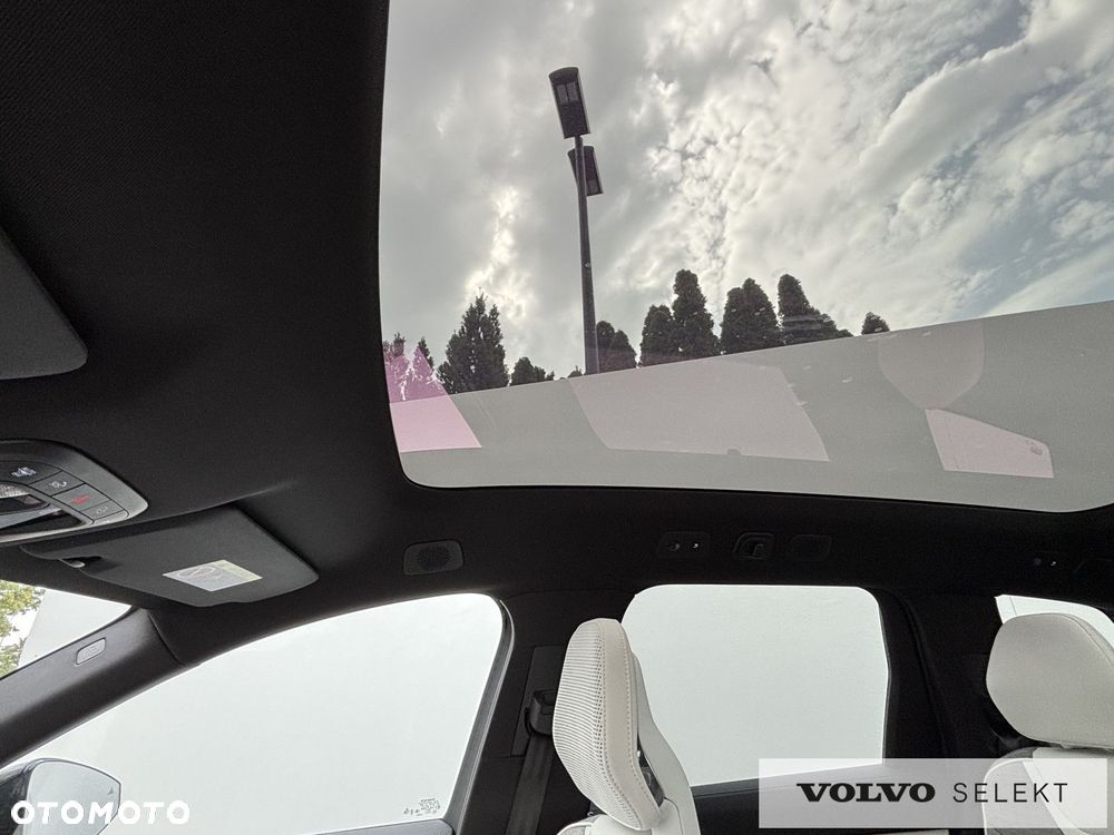 Volvo EX90 - 12