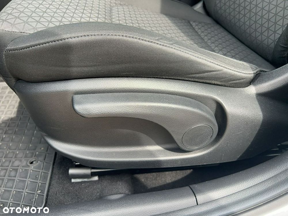 Kia Ceed - 13