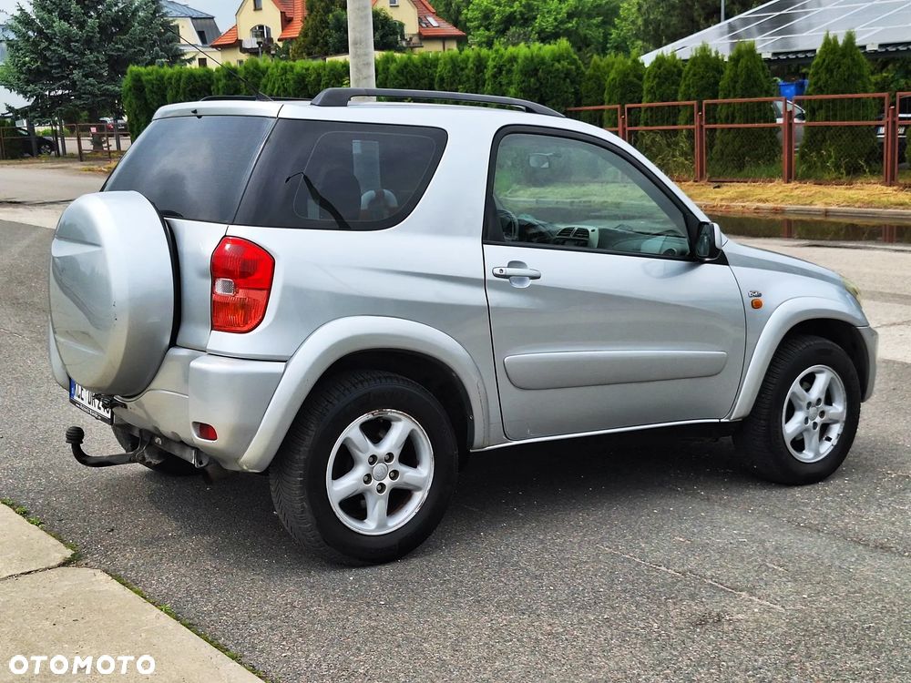 Toyota RAV4 D-4D 4x4 - 26