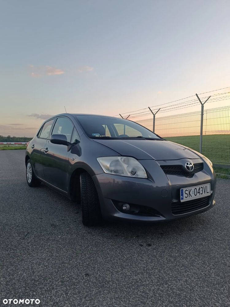Toyota Auris 1.4 D-4D Premium - 1