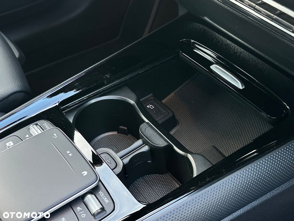 Mercedes-Benz Klasa B 180 7G-DCT Edition 2020 - 23