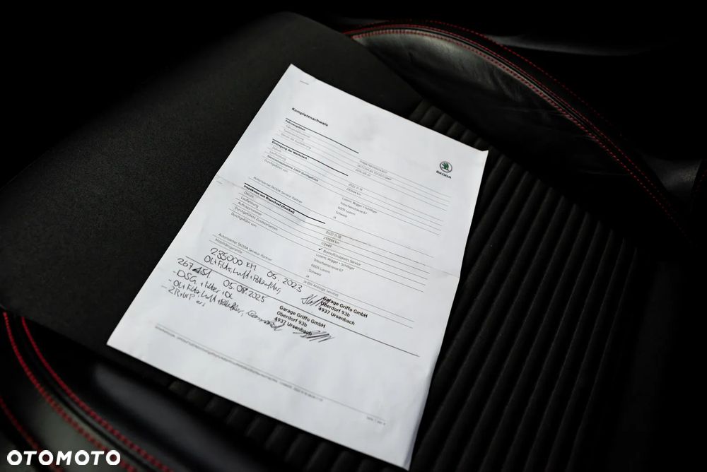 Skoda Octavia 2.0 TDI DSG RS - 37