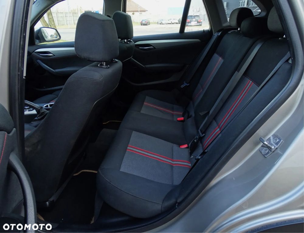 BMW X1 sDrive20d - 11