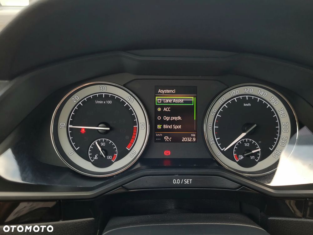 Skoda Superb 2.0 TDI 4x4 L&K DSG - 12