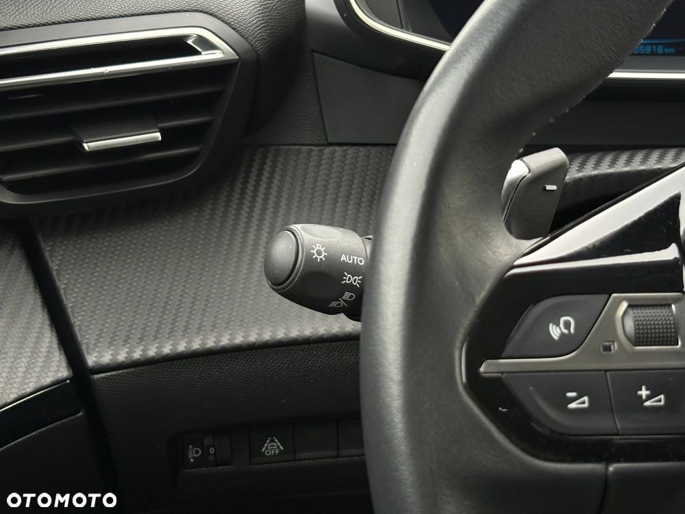 Peugeot 2008 1.2 PureTech Allure S&S EAT8 - 31