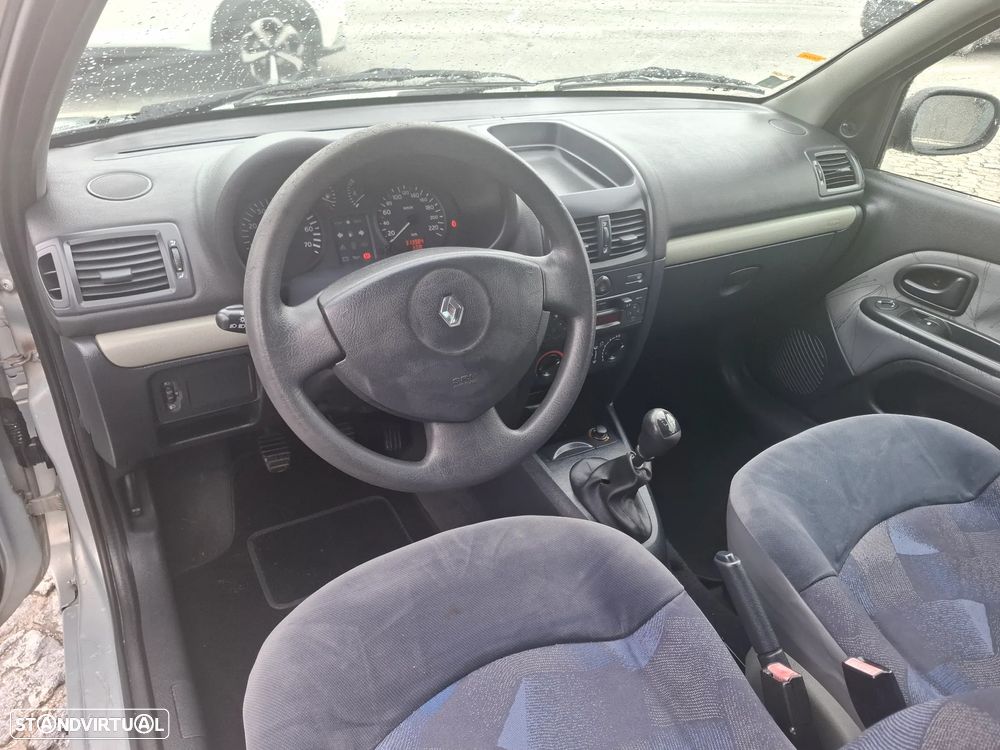 Renault CLIO 1.500 DCI 2LUG - 19