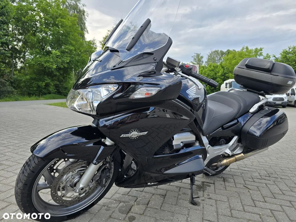 Honda ST - 1