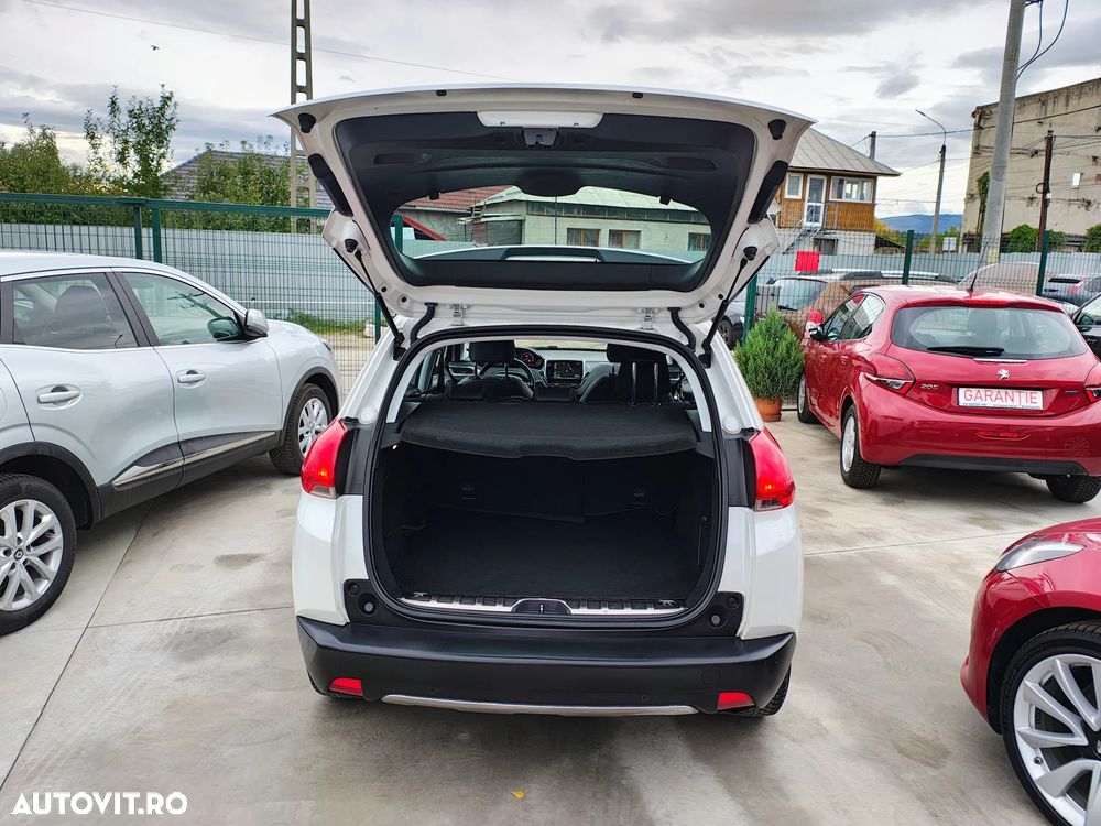 Peugeot 2008 PureTech 110 GPF Stop&Start EAT6 Allure - 16