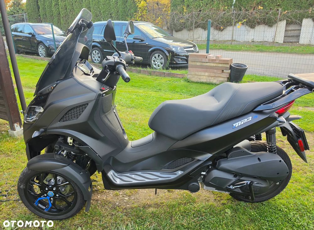 Piaggio MP-3 - 4