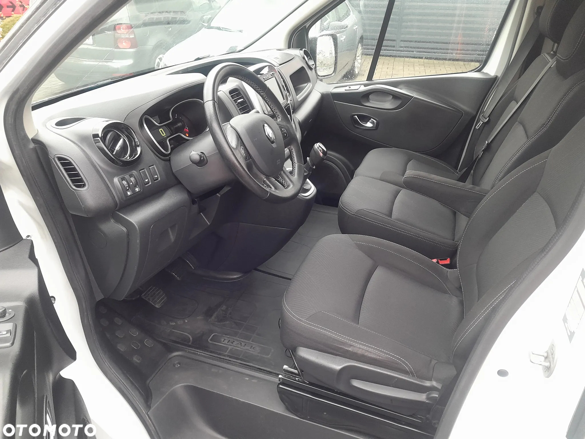 Renault Trafic Long - 7