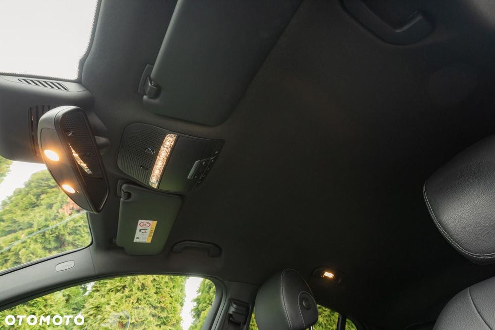 Mercedes-Benz GLC - 33