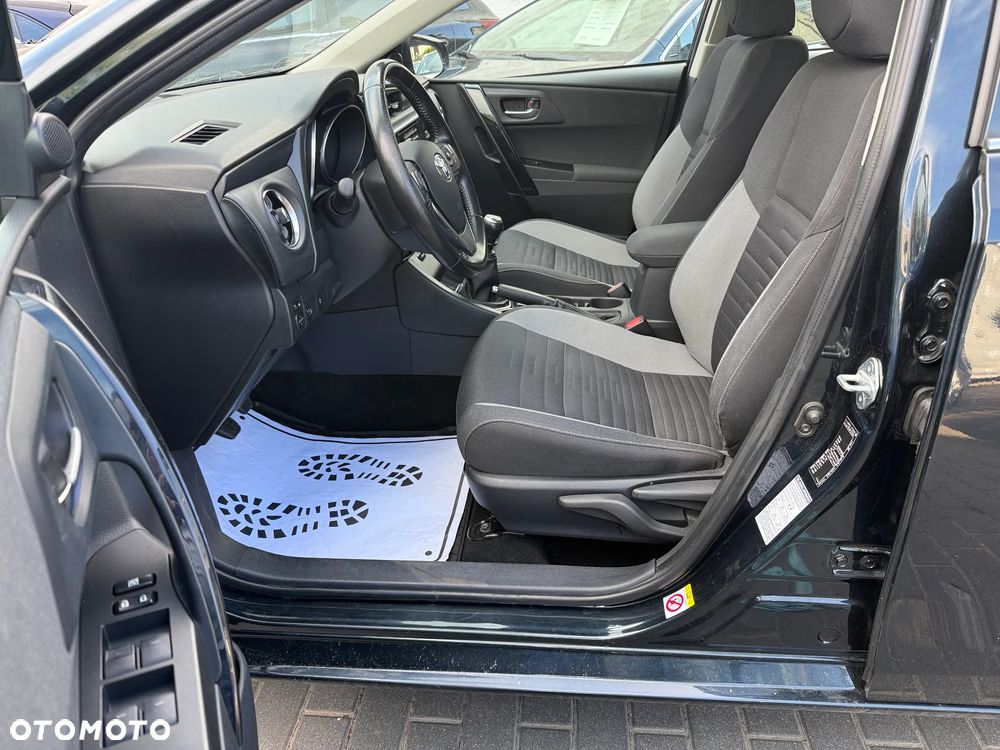 Toyota Auris 1.6 Premium - 17