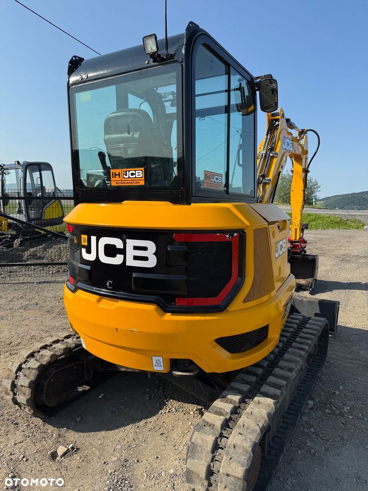 JCB 35z1 - 8