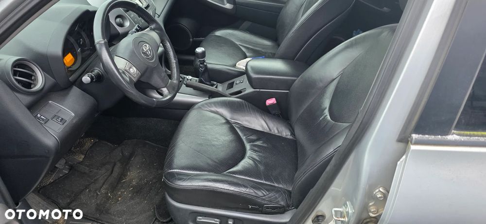 Toyota RAV4 2.2 D-CAT 4x4 Executive - 6