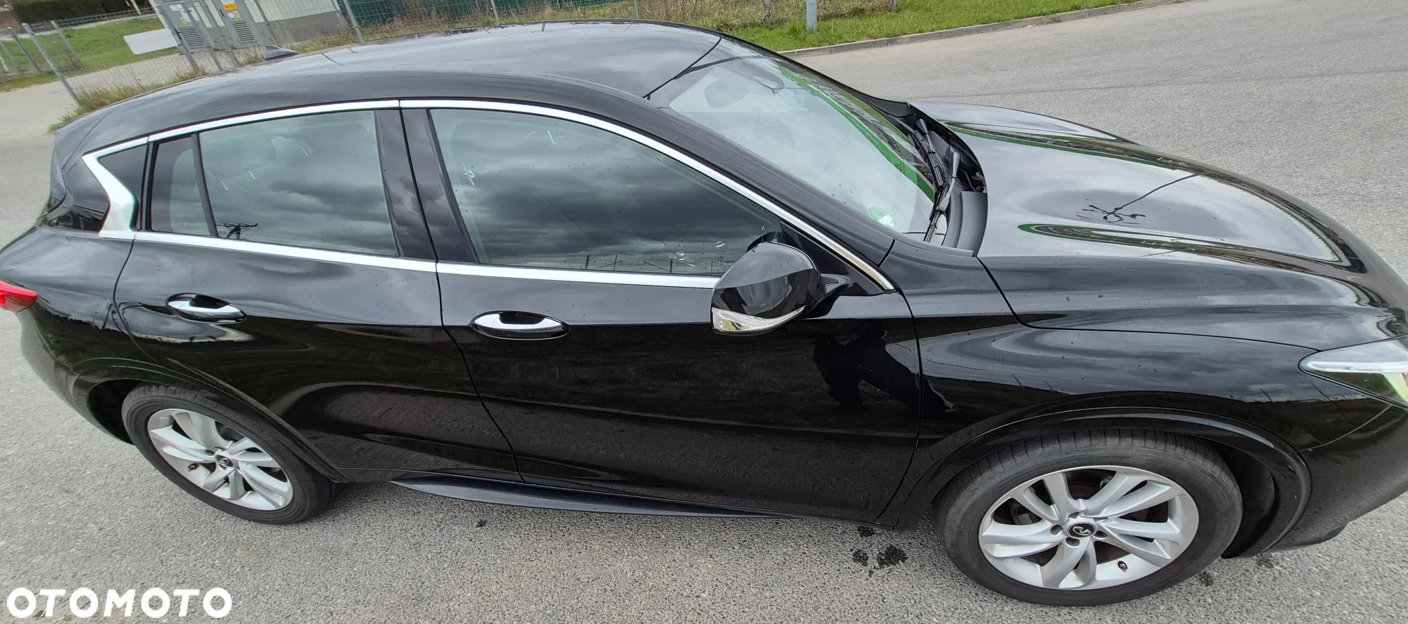 Infiniti Q30 1.6t - 12