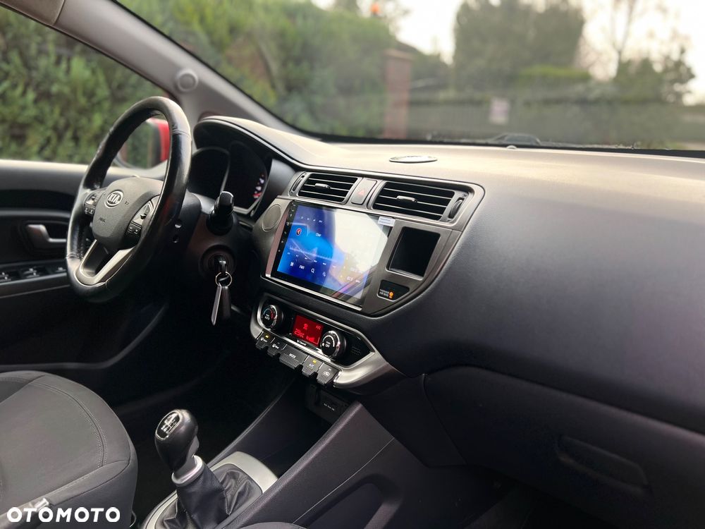 Kia Rio 1.4 CRDI Fifa World Cup Edition - 21