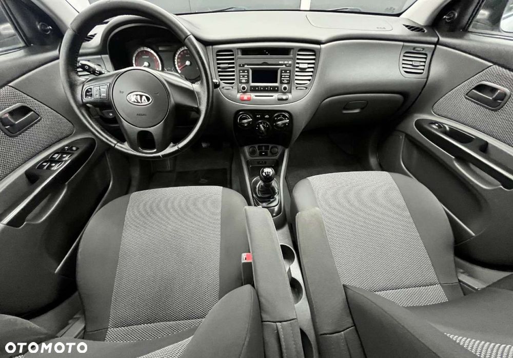Kia Rio - 20
