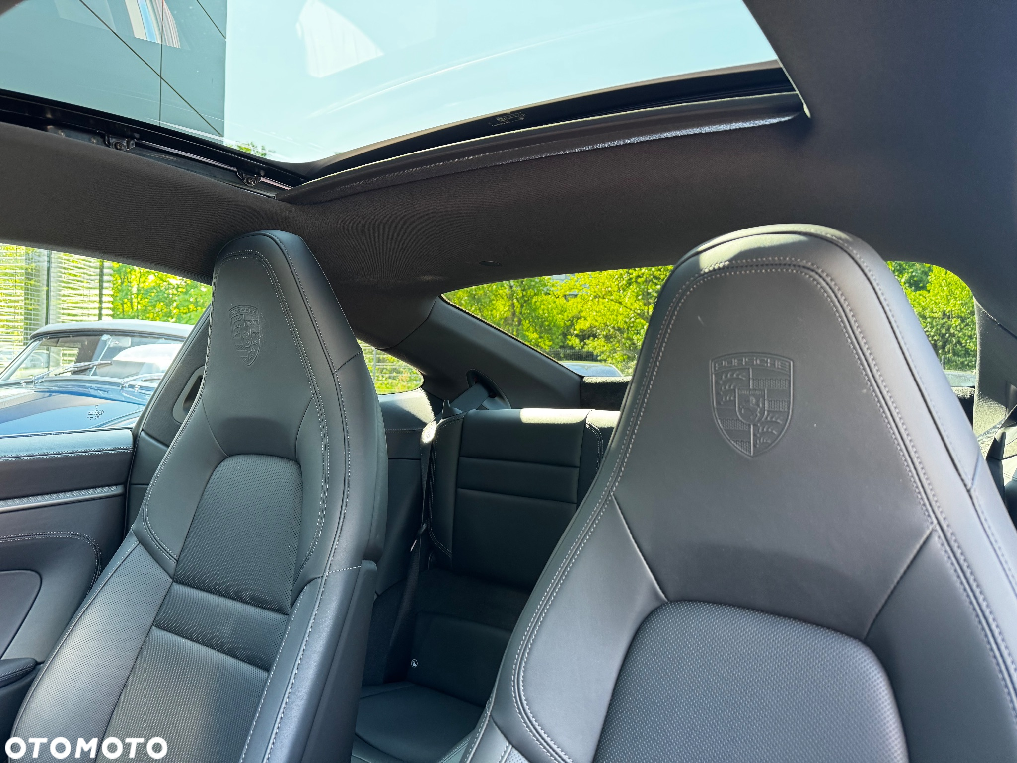 Porsche 911 Carrera - 24