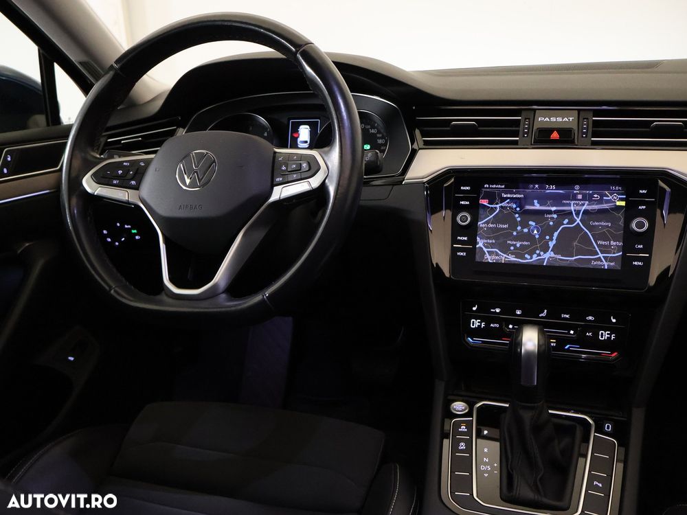Volkswagen Passat - 34