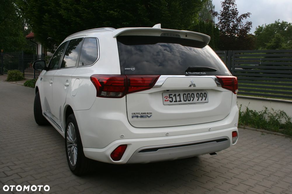 Mitsubishi Outlander - 3