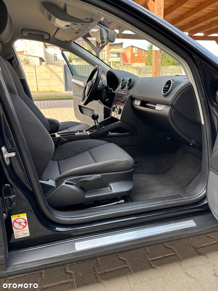 Audi A3 Sportback 2.0 TDI DPF Ambiente - 19