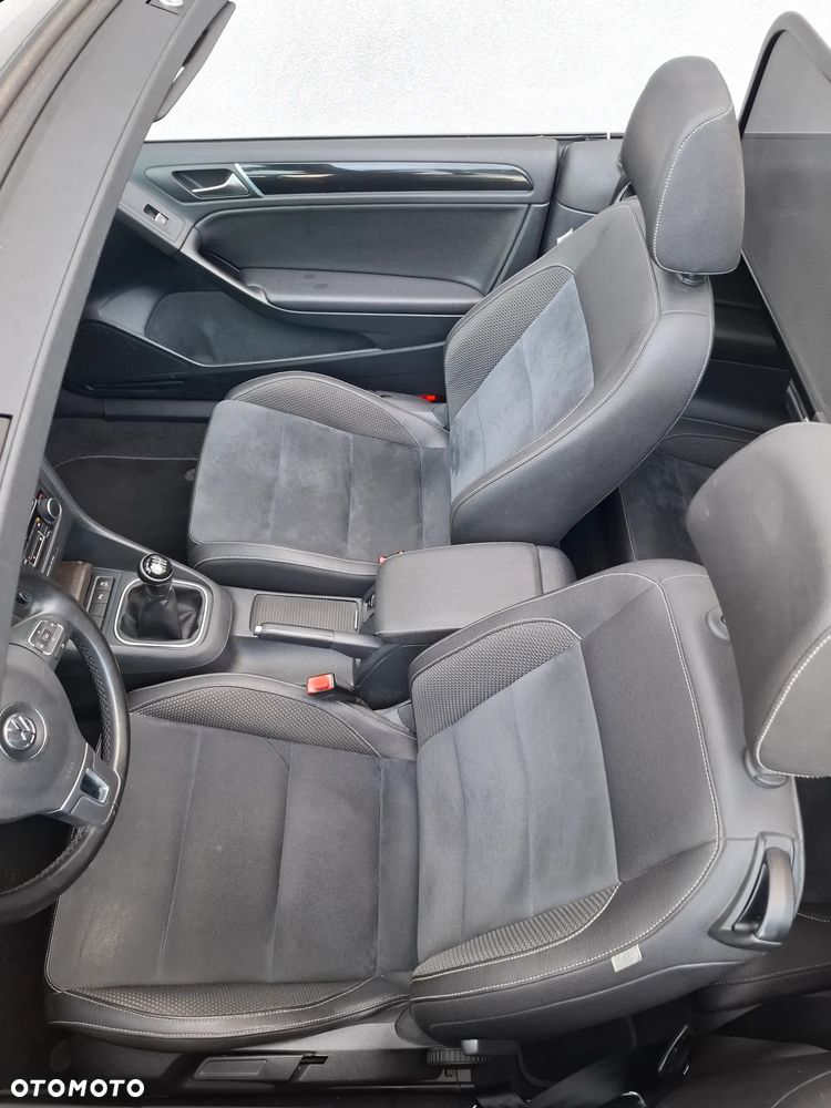 Volkswagen Golf 2.0 TDI DPF Highline - 23