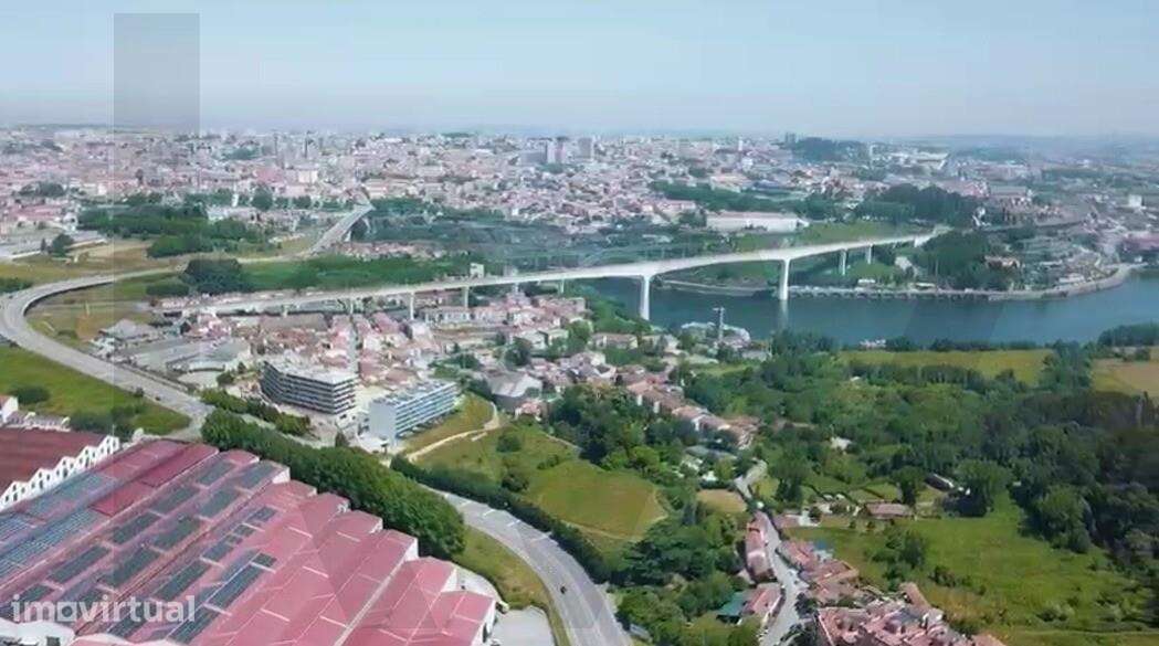 TERRENO - OPORTUNIDADE ÚNICA DE INVESTIMENTO EM VILA NOVA DE GAIA! - Grande imagem: 3/7