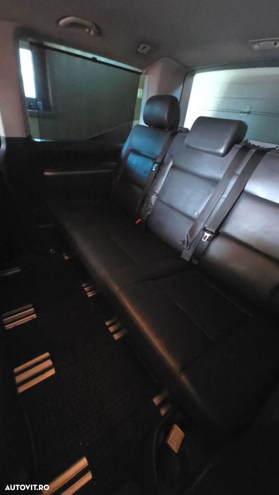 Volkswagen Multivan - 10