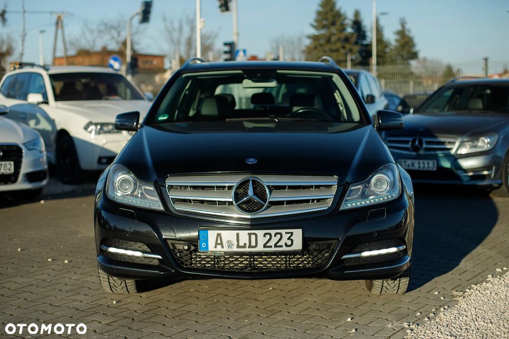 Mercedes-Benz Klasa C 200 (BlueEFFICIENCY) 7G-TRONIC Avantgarde - 3