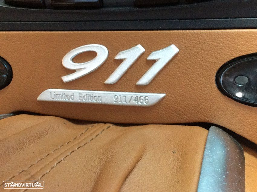 Porsche 911 (996) Carrera 4 Coupé - 12