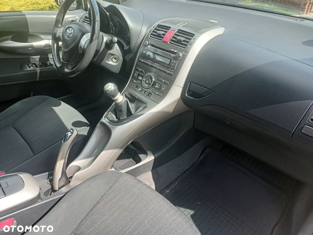 Toyota Auris 1.6 Executive - 8