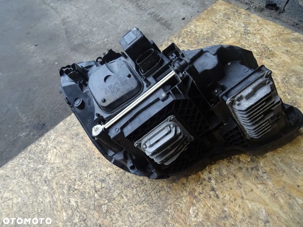 Lampa Mercedes E Klasa W212 Lift Lewy Przód A212 9063103KZ - 17