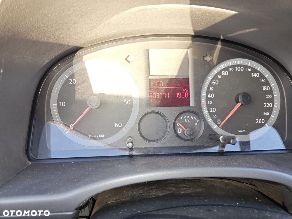 Volkswagen Caddy - 10