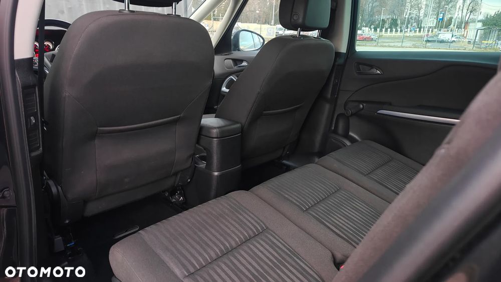 Opel Zafira Tourer 1.4 Turbo Business Edition - 29