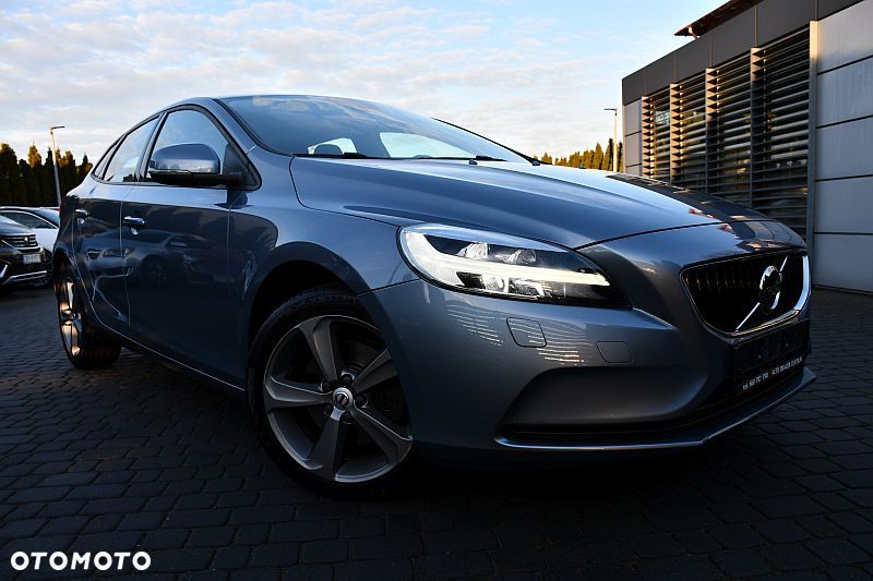 Volvo V40 T3 Drive-E Momentum - 1
