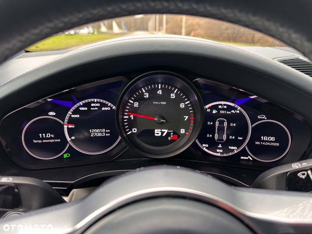 Porsche Cayenne Standard - 6