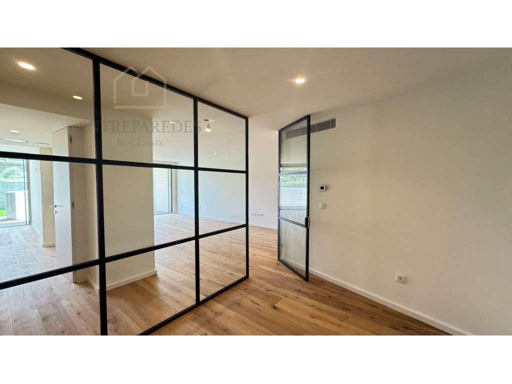 Apartamento T1+1 NOVO | Terraço amplo | A 300 m da praia | Garagem ... - Grande imagem: 4/42
