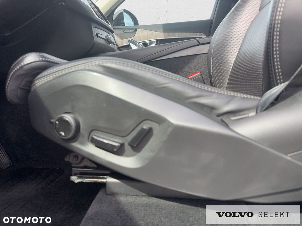 Volvo XC 90 - 13
