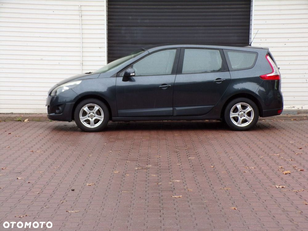 Renault Grand Scenic - 11