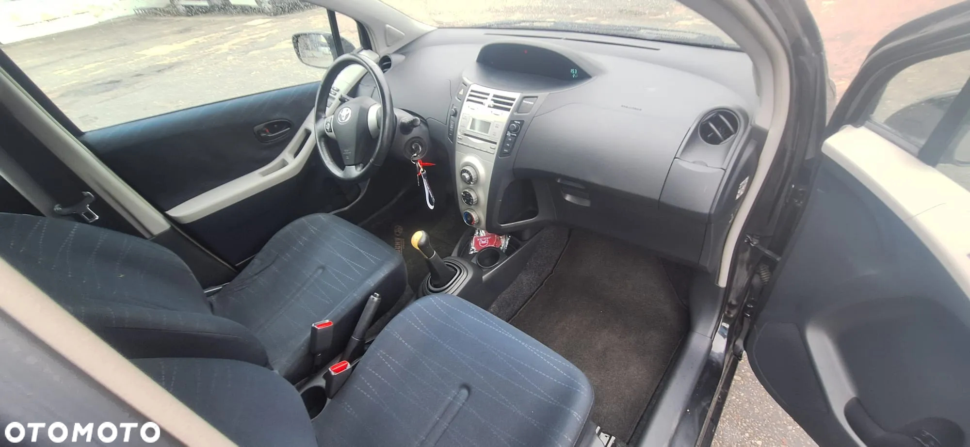 Toyota Yaris 1.0 VVT-i - 12