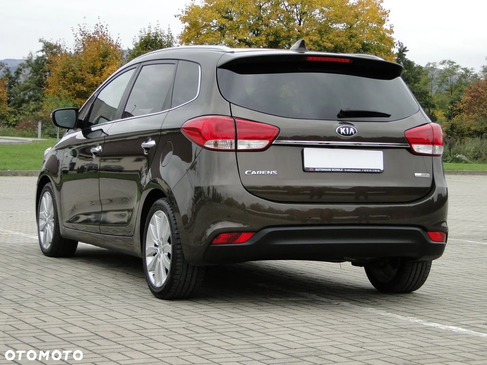Kia Carens - 4