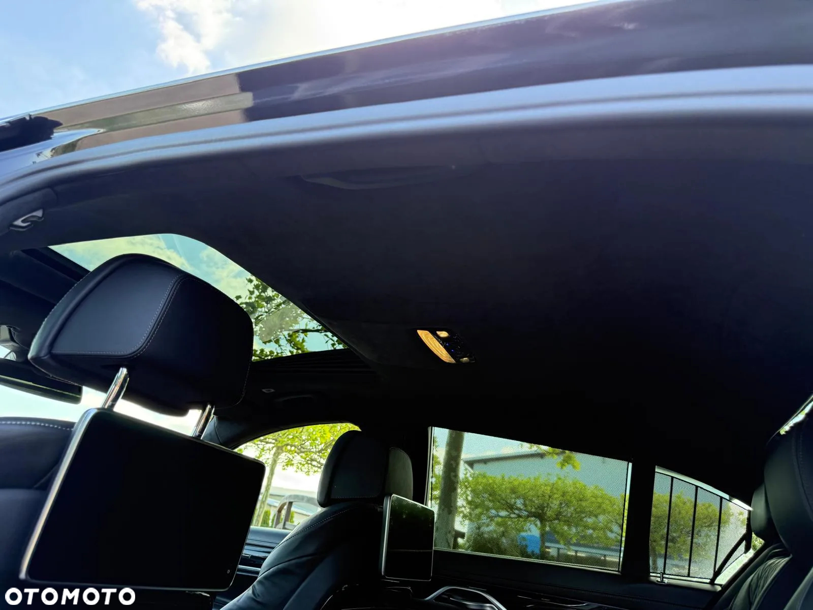 BMW Seria 7 740e iPerformance - 26