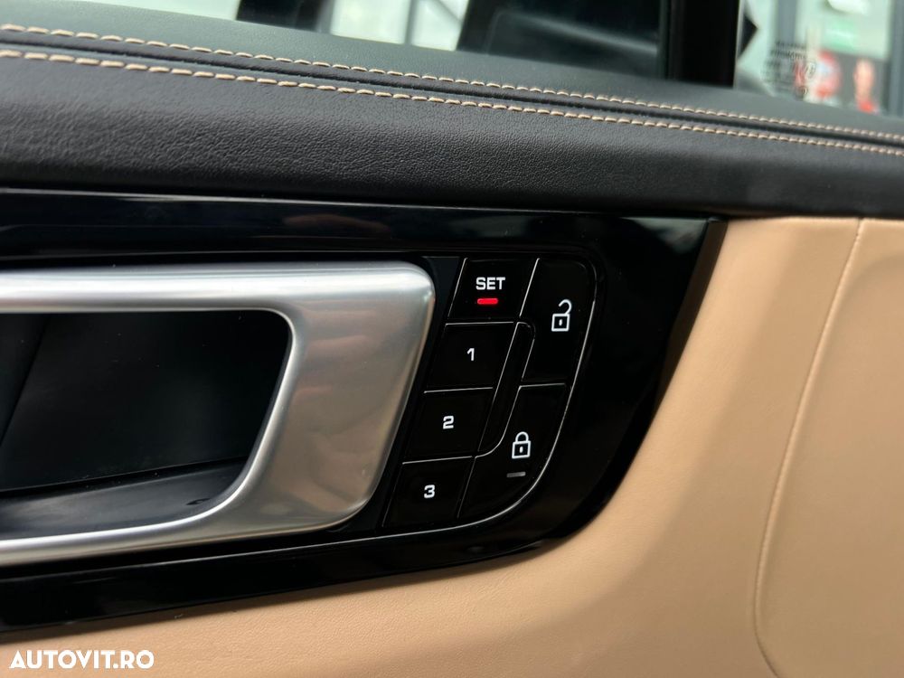 Porsche Cayenne - 17