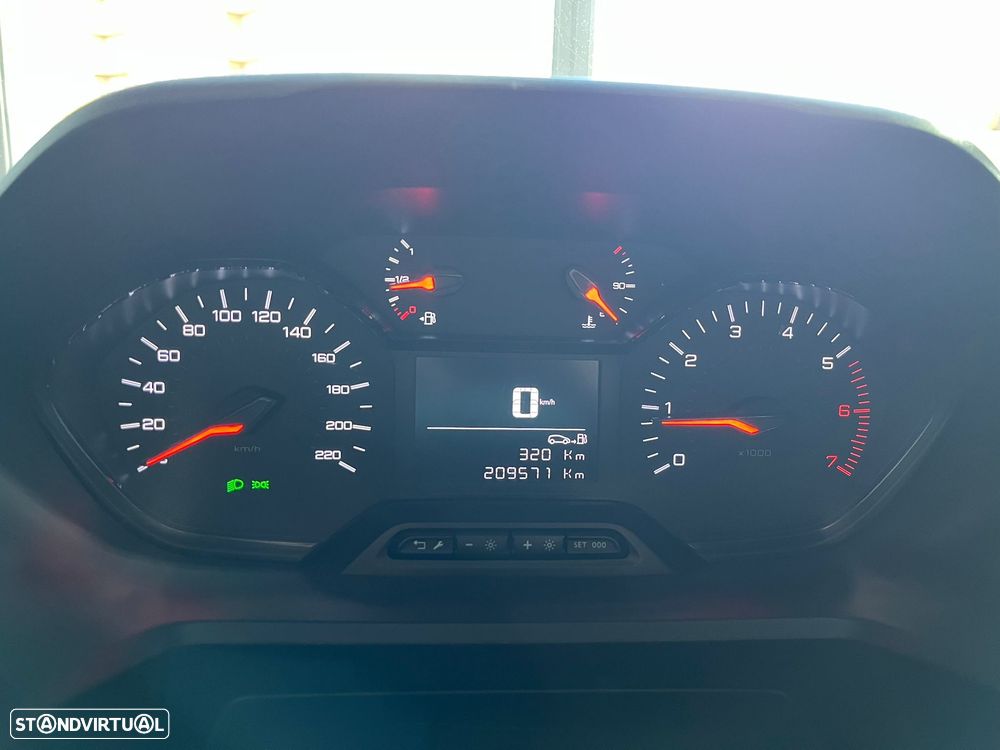 Peugeot Partner 1.6 HDI 3 LUGARES ***IVA DEDUTIVEL *** - 25