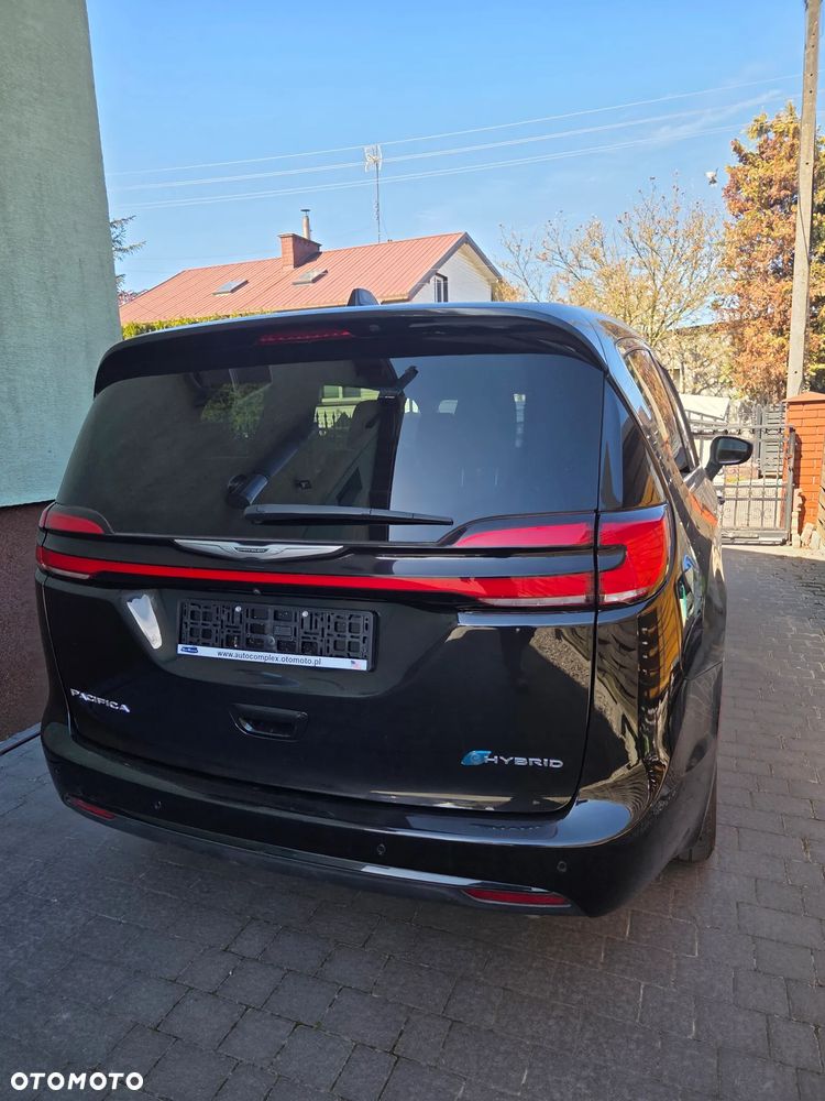 Chrysler Pacifica - 11