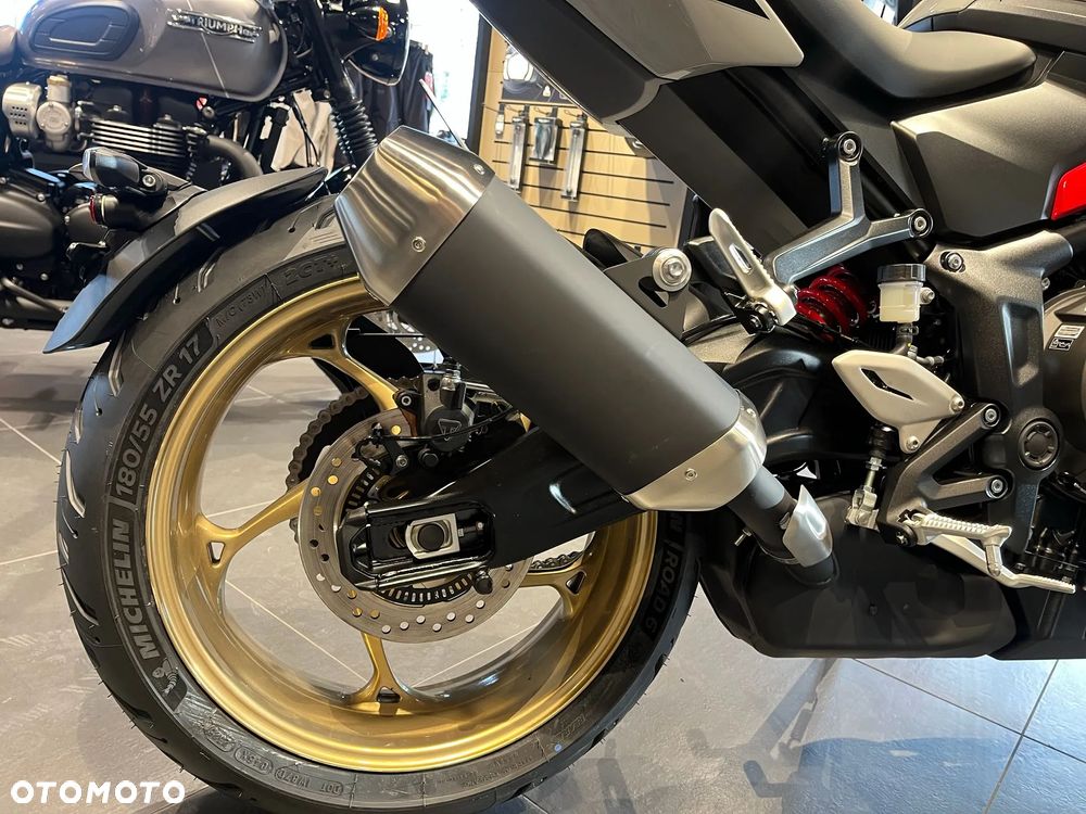 Triumph Trident - 13