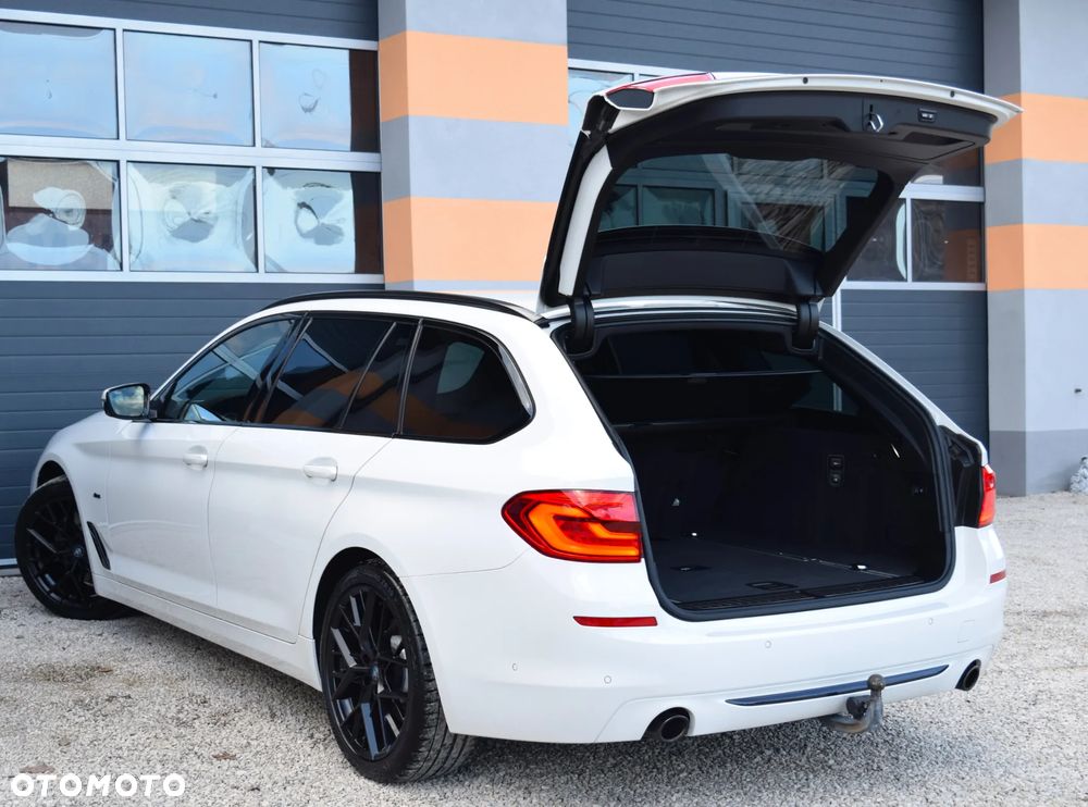 BMW Seria 5 525d Touring Sport Line - 18