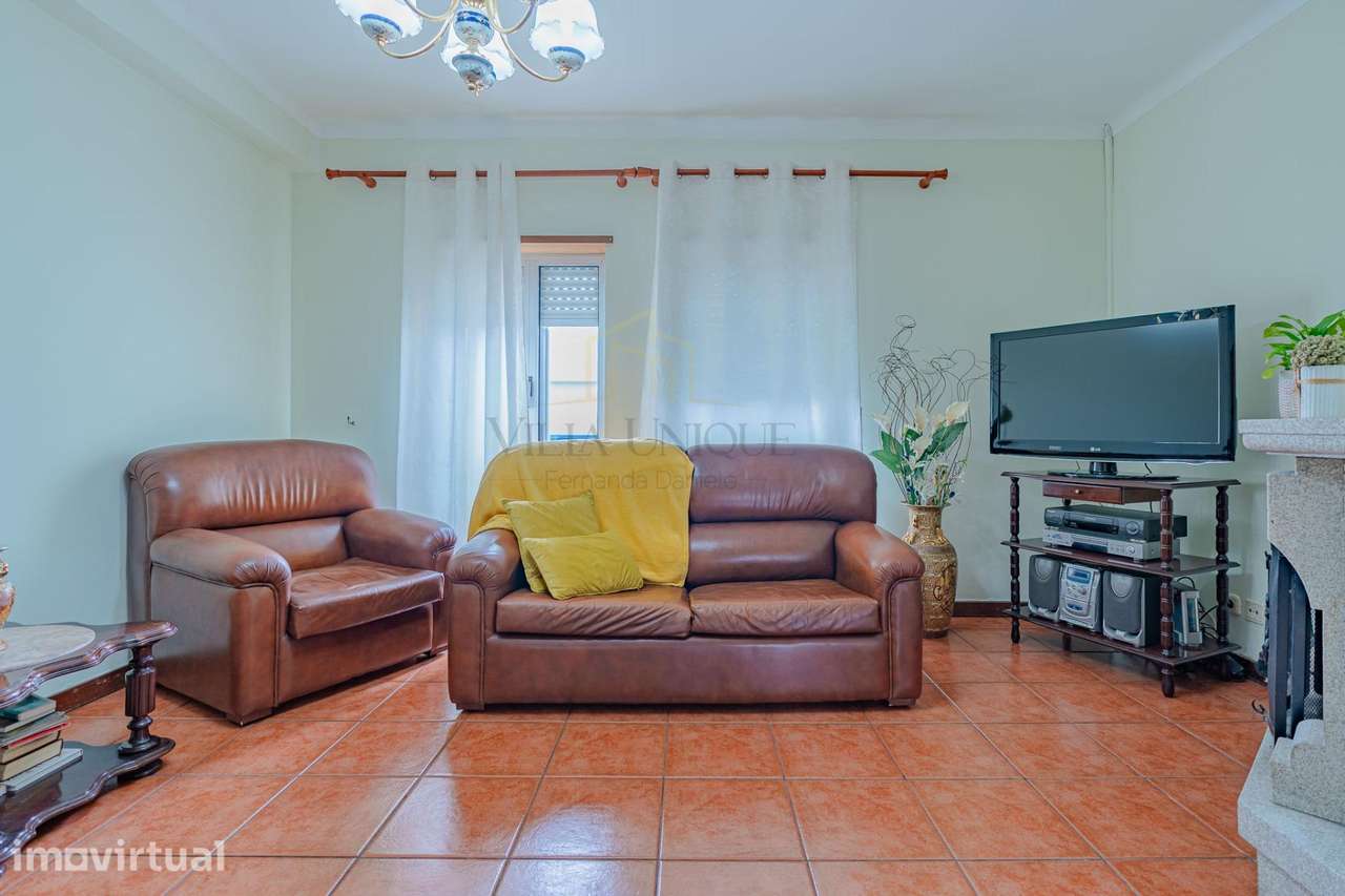 Apartamento T2 em Cortegaça com Lareira e Marquise - Grande imagem: 3/35