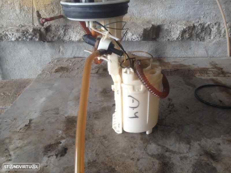 BÓIA DE COMBUSTÍVEL AUDI A4 BERLINA 8E - 1