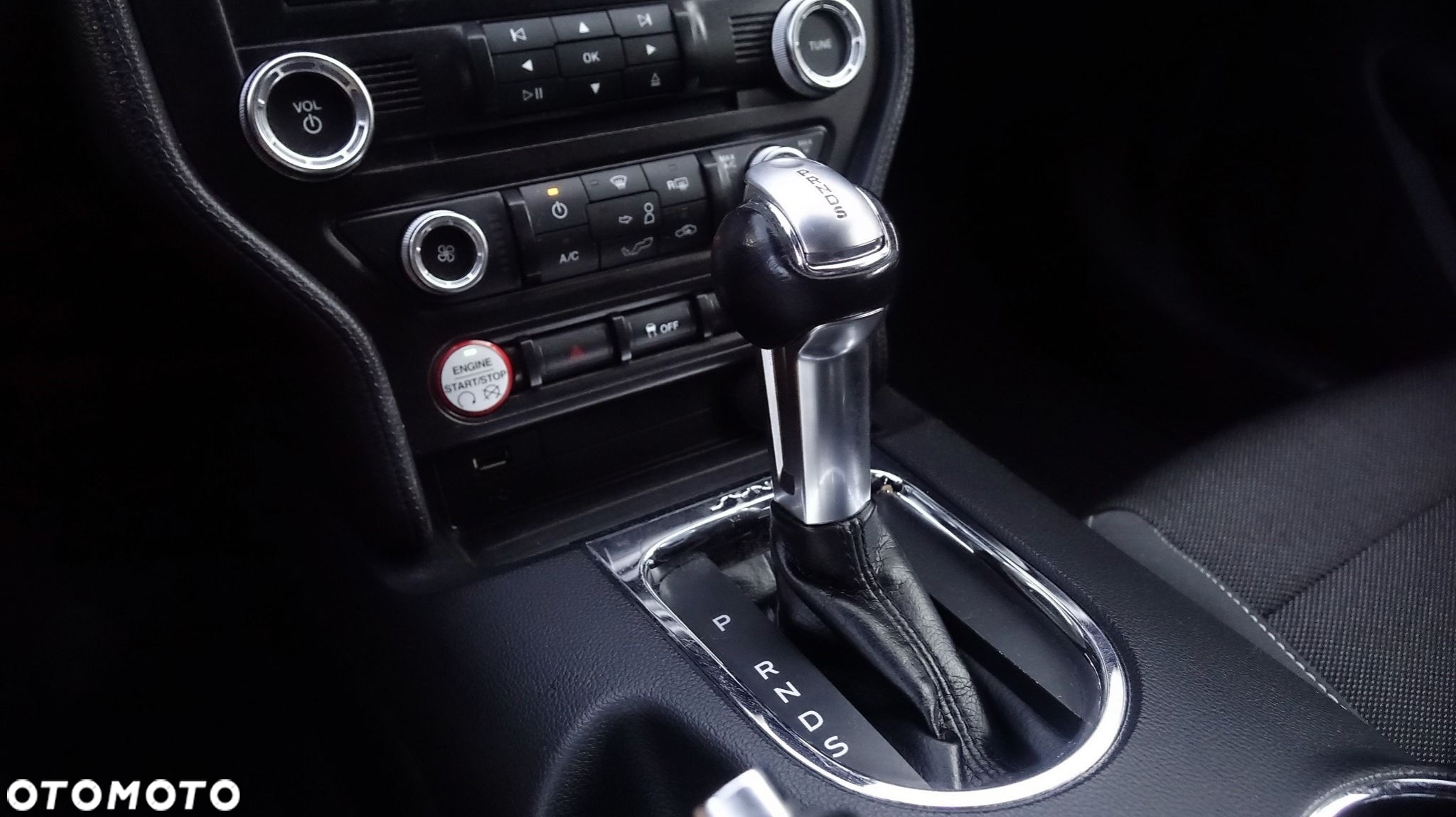 Ford Mustang - 40